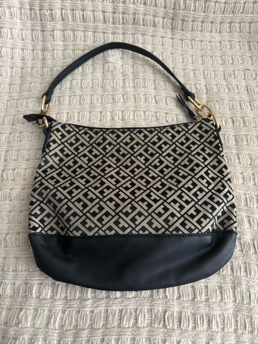 Tommy Hilfiger Black and Cream Monogram Shoulder Bag - Picture 2 of 3